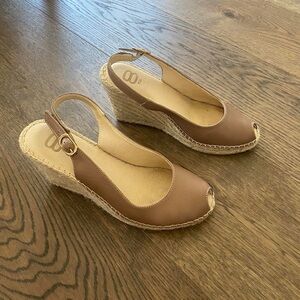 8 By Yoox Chic Tan Espadrille Wedges